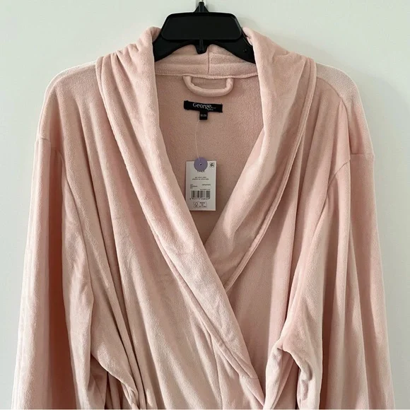 George Velour Robe - Picture 2 of 5